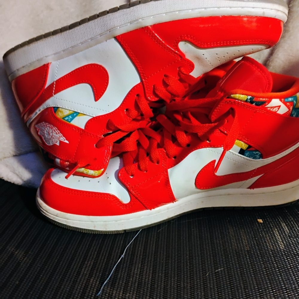 Barcelona Sweater Jordan 1s